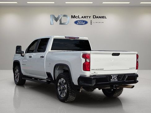 Used 2024 Chevrolet Silverado 2500 Custom w/ Custom Convenience Package AWD/4WD image 4