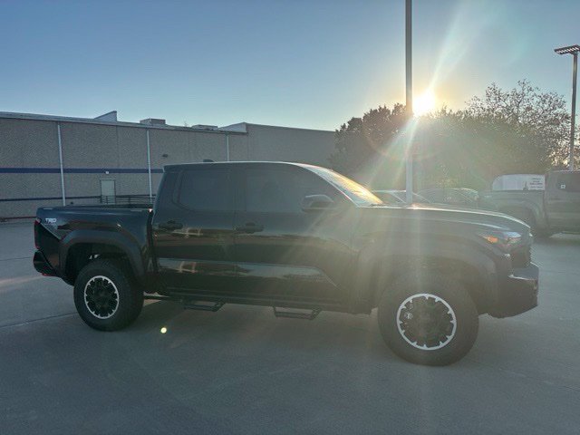 Used 2026 Toyota Tacoma TRD Off-Road AWD/4WD image 4