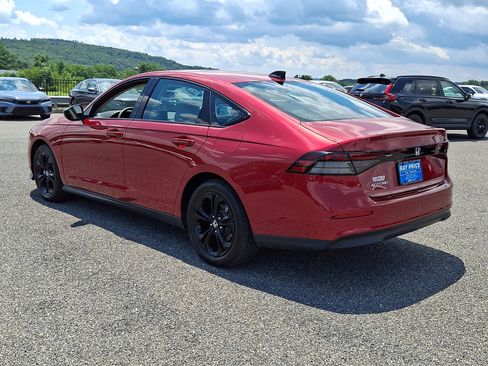 Certified 2025 Honda Accord SE image 5