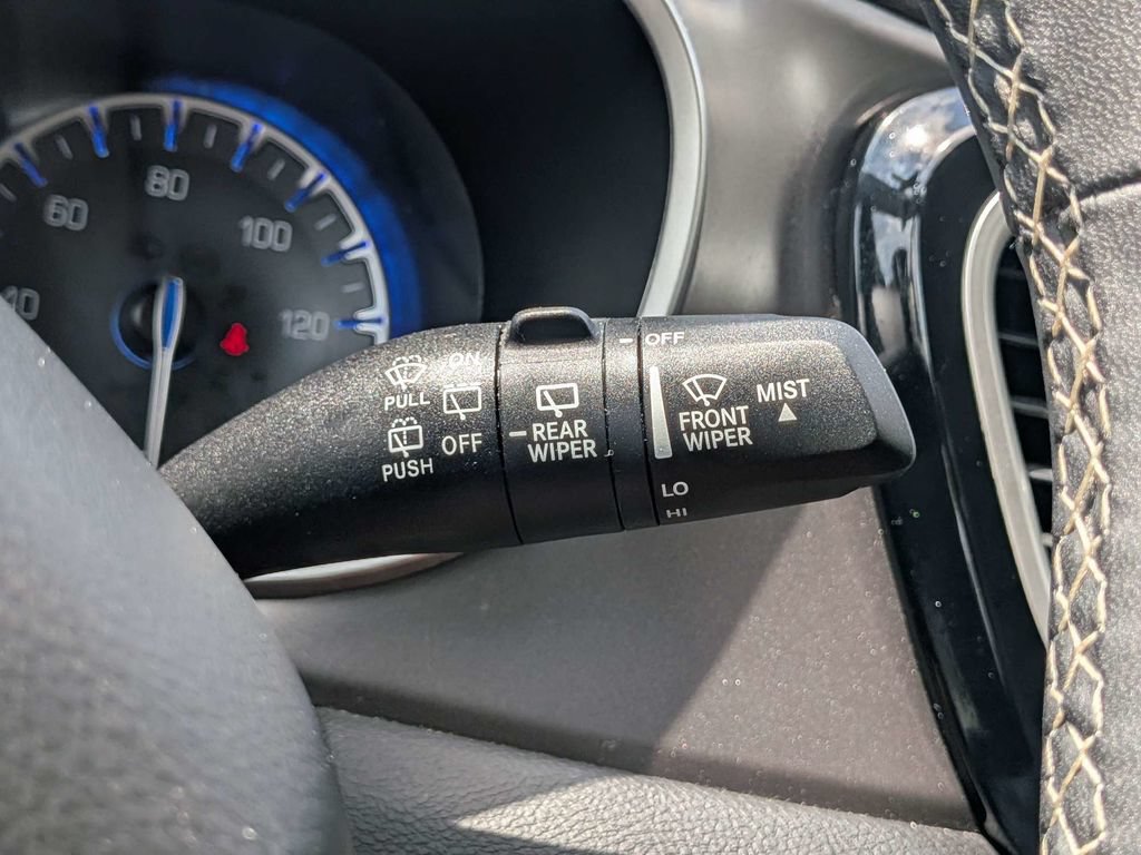 Used 2024 Chrysler Pacifica Touring-L FWD image 35
