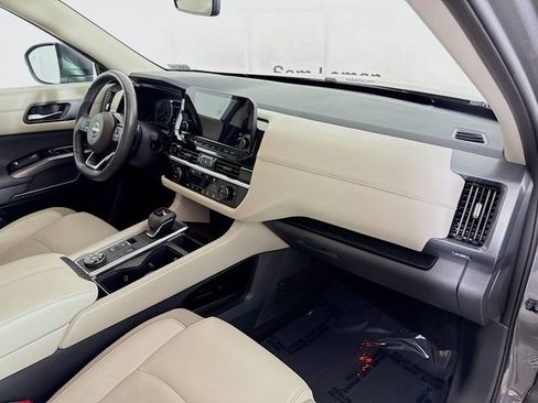Used 2025 Nissan Pathfinder SL w/ Cargo Package AWD/4WD image 30