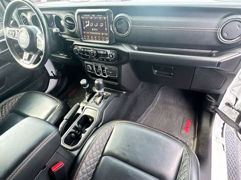 Used 2023 Jeep Wrangler Unlimited Sahara AWD/4WD image 33