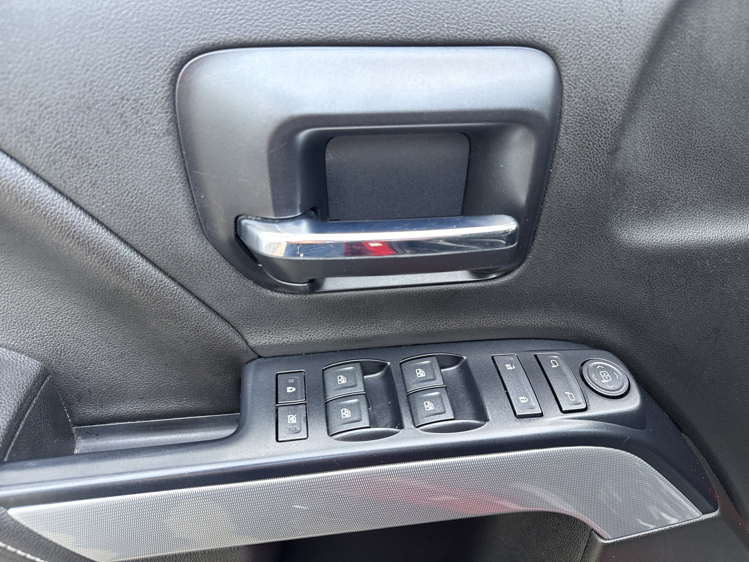 Used 2014 Chevrolet Silverado 1500 LT w/ LT Convenience Package RWD image 6