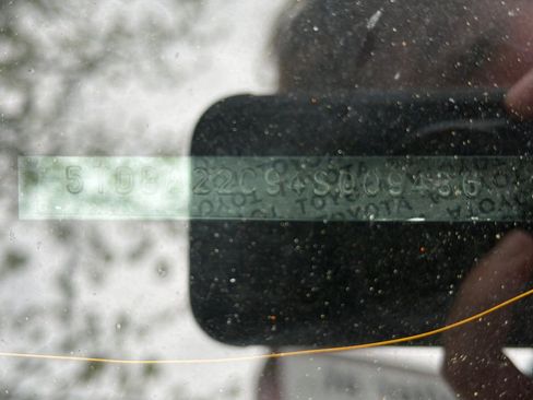 Used 2004 Toyota Sienna XLE AWD/4WD image 3