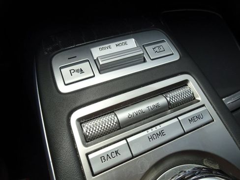 Used 2023 Genesis GV70 2.5T AWD/4WD image 24