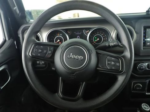 Used 2020 Jeep Gladiator Sport w/ Trailer Tow Package AWD/4WD image 13
