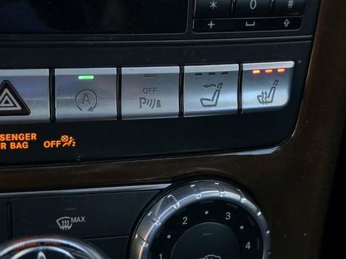 Used 2015 Mercedes-Benz SLK 350 image 26