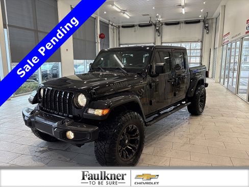 Used 2023 Jeep Gladiator Sport AWD/4WD image 1