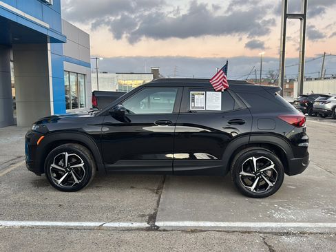 Used 2023 Chevrolet TrailBlazer RS w/ Sun and Liftgate Package image 8