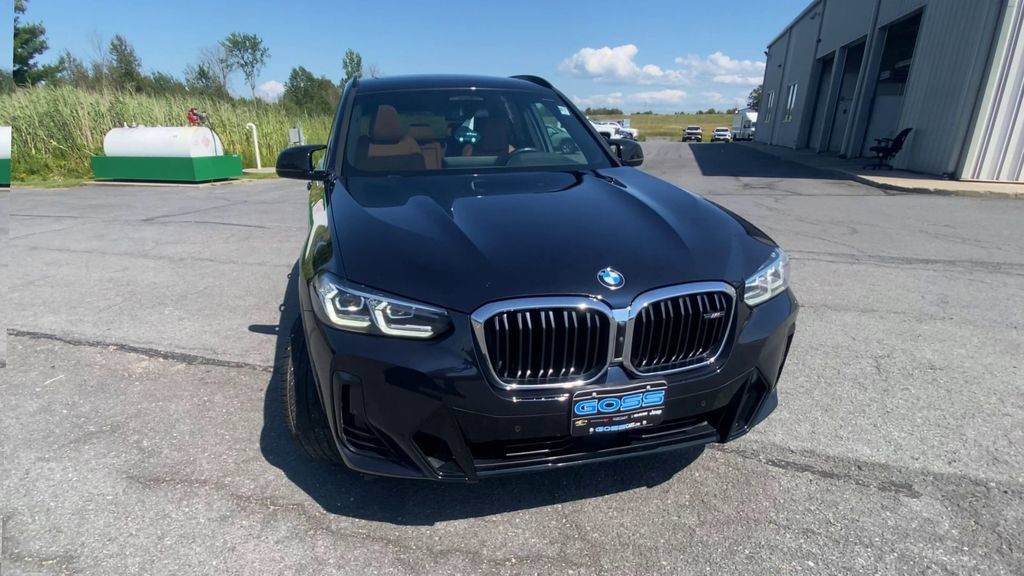 Used 2023 BMW X3 M40i AWD/4WD image 3