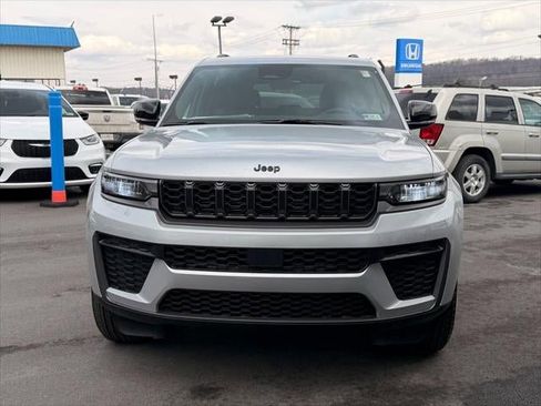 New 2026 Jeep Grand Cherokee Altitude image 26