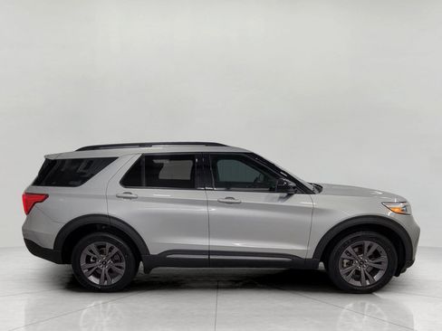 Used 2024 Ford Explorer XLT w/ Equipment Group 202A AWD/4WD image 11