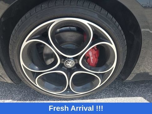 Used 2022 Alfa Romeo Giulia Veloce RWD image 4