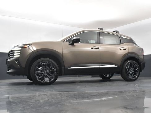 New 2026 Nissan Kicks SR w/ Illumination Package AWD/4WD image 39