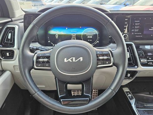 Used 2023 Kia Sorento SX Prestige image 22