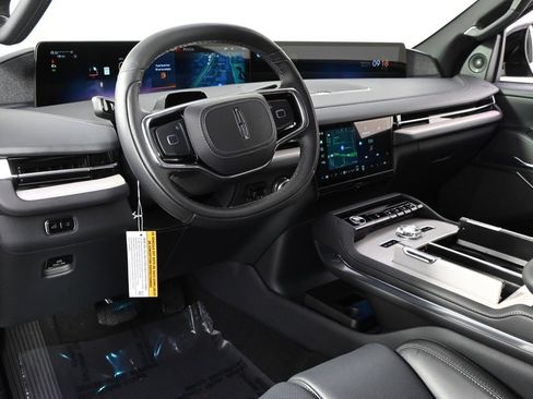 New 2026 Lincoln Navigator L Reserve image 12