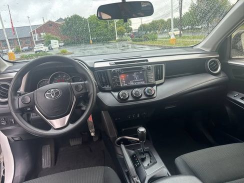 Used 2016 Toyota RAV4 LE AWD/4WD image 14