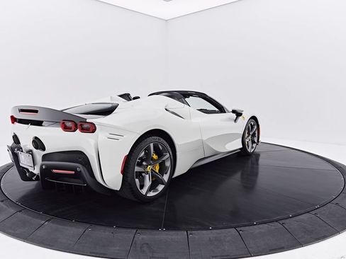 Used 2022 Ferrari SF90 Spider AWD/4WD image 22