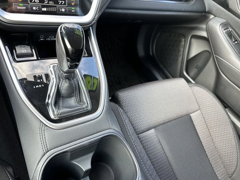 Used 2025 Subaru Outback Premium image 19