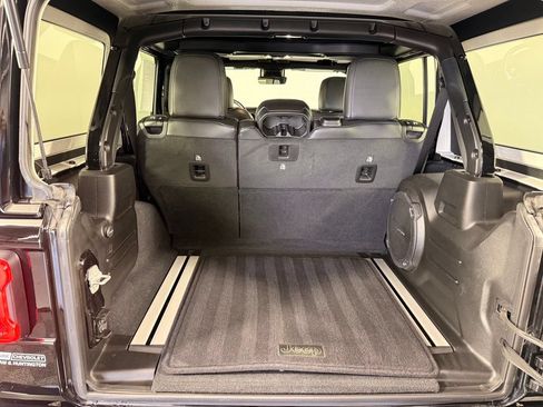 Used 2022 Jeep Wrangler Unlimited Sahara AWD/4WD image 15