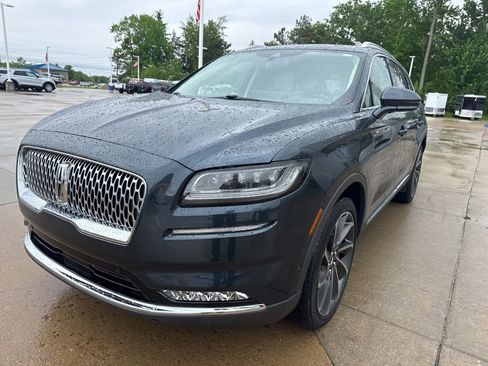 Used 2022 Lincoln Nautilus Reserve w/ Equipment Group 202A AWD/4WD image 2