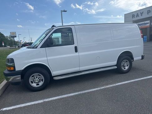 Used 2024 Chevrolet Express 2500 w/ Driver Convenience Package RWD image 3