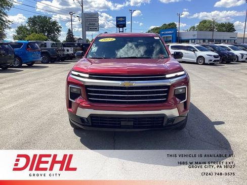 Used 2024 Chevrolet Traverse RS AWD/4WD image 2