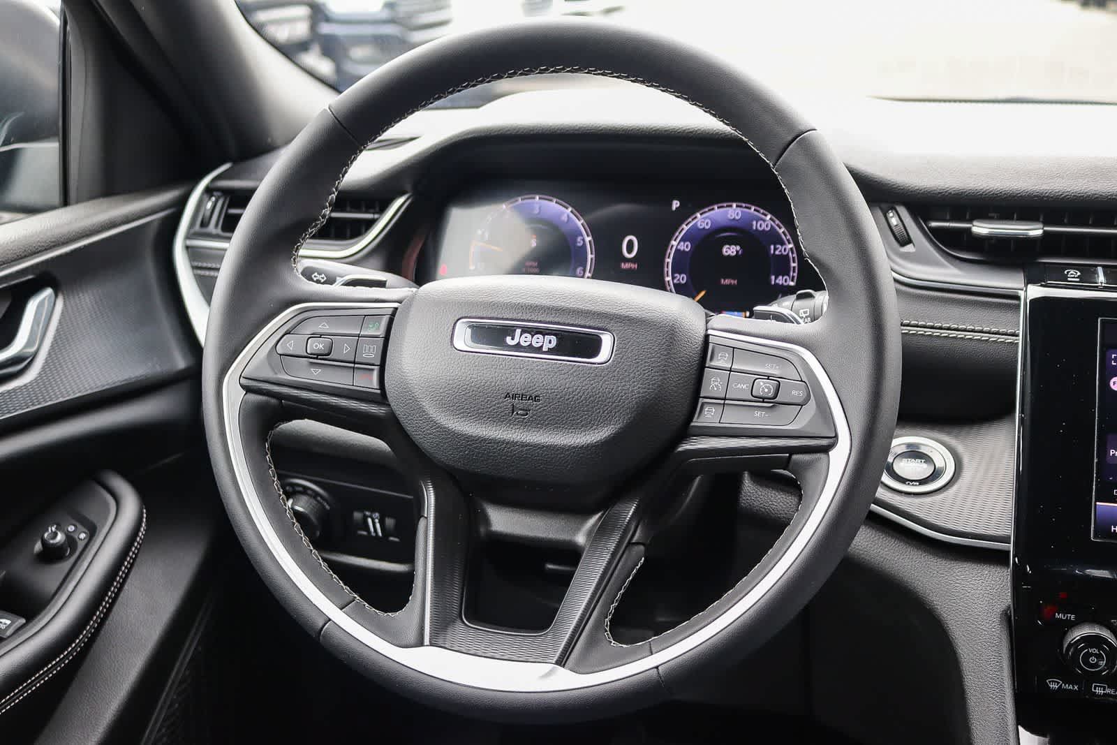 Used 2025 Jeep Grand Cherokee L Laredo RWD image 14