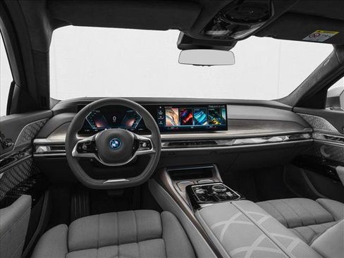 New 2025 BMW i7 eDrive50 w/ M Sport Package image 3