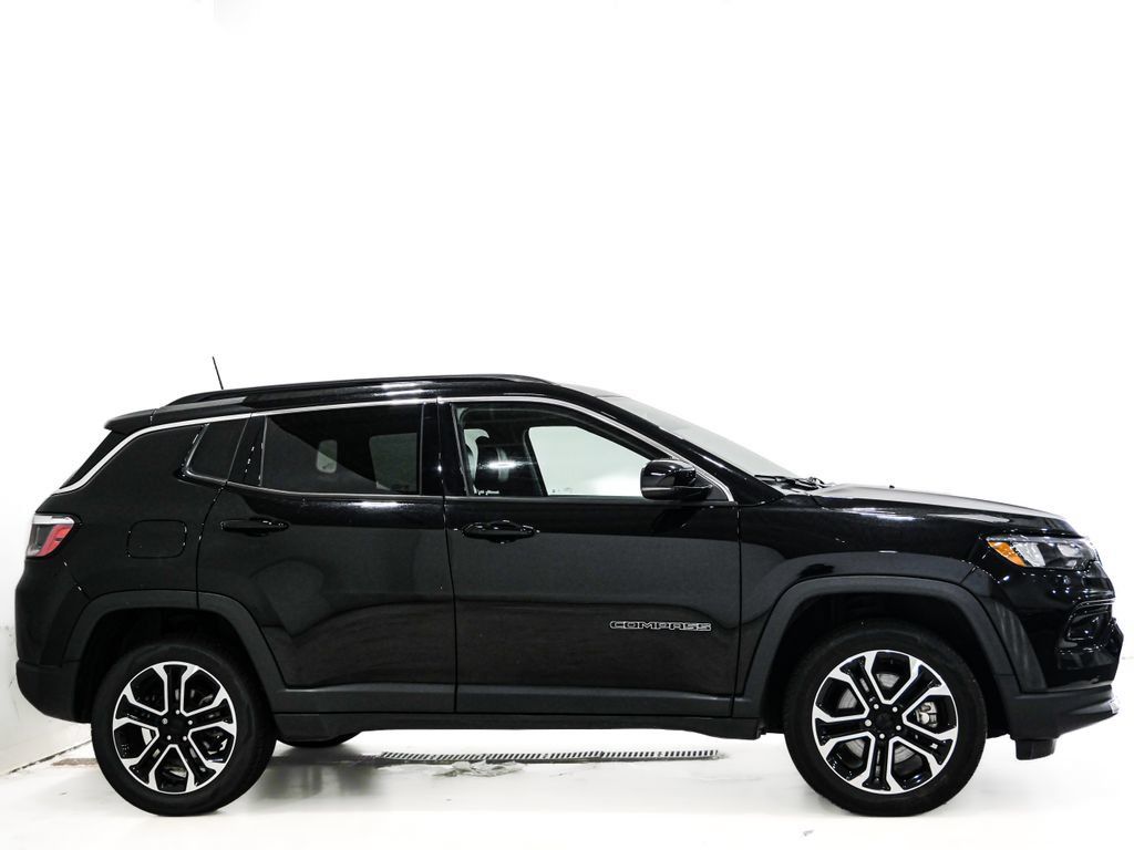 Used 2023 Jeep Compass Limited AWD/4WD image 4