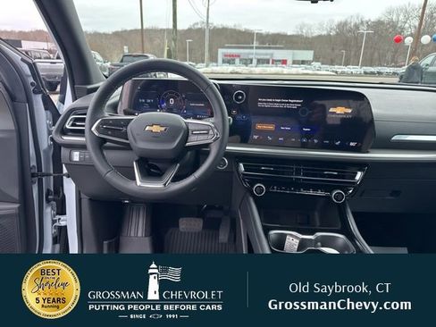 New 2026 Chevrolet Traverse LT w/ Driver Confidence Package AWD/4WD image 17