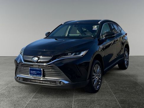 Used 2021 Toyota Venza XLE w/ Softex Package AWD/4WD image 3