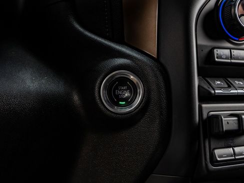 Used 2021 Chevrolet Silverado 1500 High Country w/ Technology Package image 22