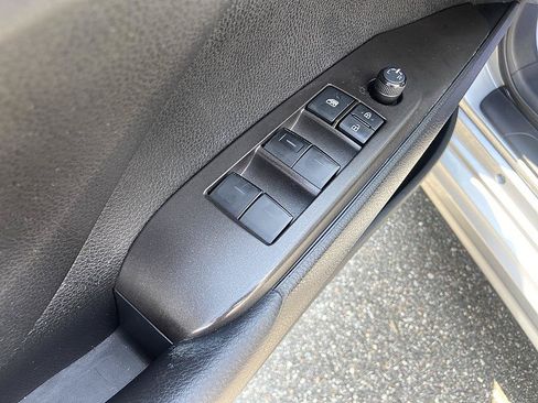 Used 2023 Toyota Camry SE FWD image 10