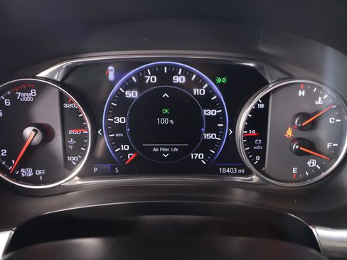 Used 2023 Chevrolet Traverse Premier FWD image 4