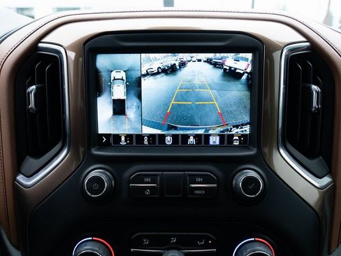 Used 2023 Chevrolet Silverado 2500 High Country AWD/4WD image 15