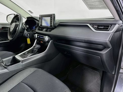 Used 2022 Toyota RAV4 LE AWD/4WD image 29