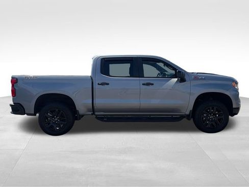 Used 2025 Chevrolet Silverado 1500 LT Trail Boss w/ Convenience Package II AWD/4WD image 8