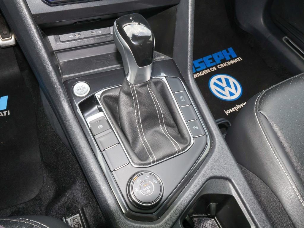 Certified 2024 Volkswagen Tiguan SE R-Line AWD/4WD image 24