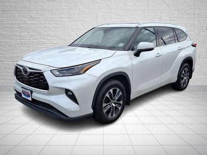 Used 2022 Toyota Highlander XLE