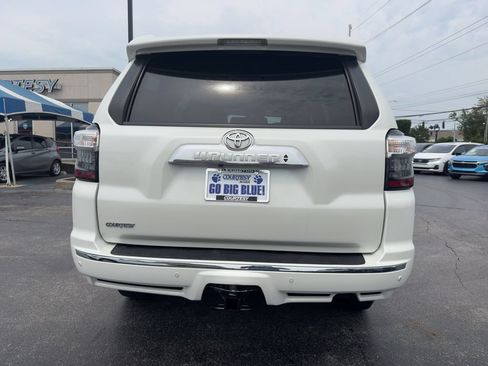 Used 2016 Toyota 4Runner Limited AWD/4WD image 6