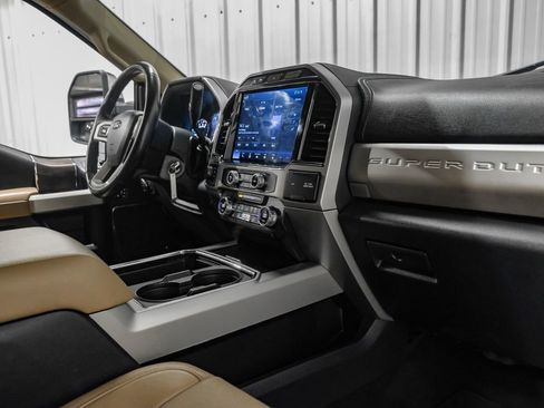 Used 2022 Ford F250 Lariat w/ Chrome Package image 13