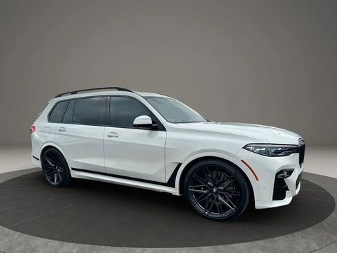 Used 2021 BMW X7 M50i w/ Dynamic Handling Package image 6