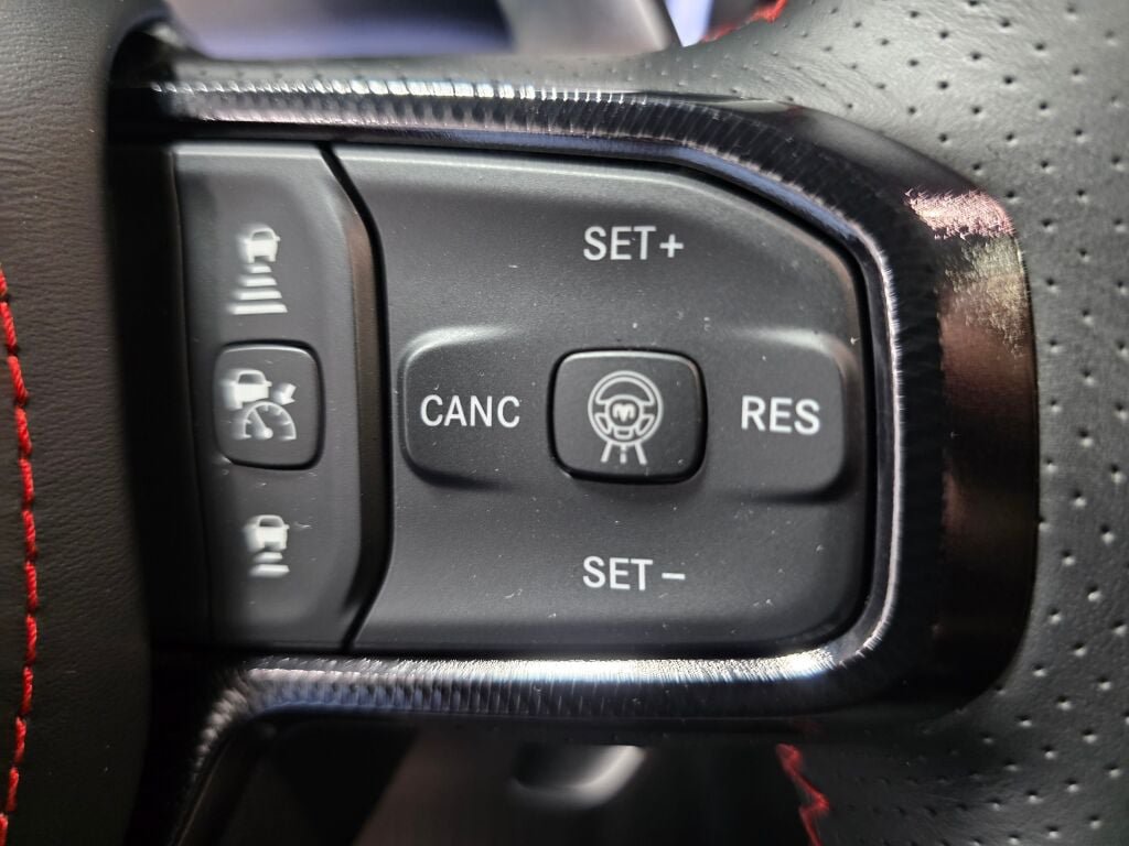 Used 2027 RAM 1500 4x4 Crew Cab image 35
