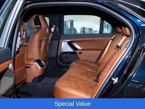 Used 2025 BMW 750e xDrive w/ Executive Package AWD/4WD image 23
