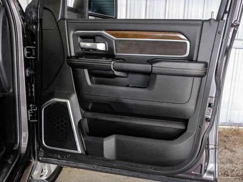 Used 2023 RAM 2500 Laramie AWD/4WD image 44
