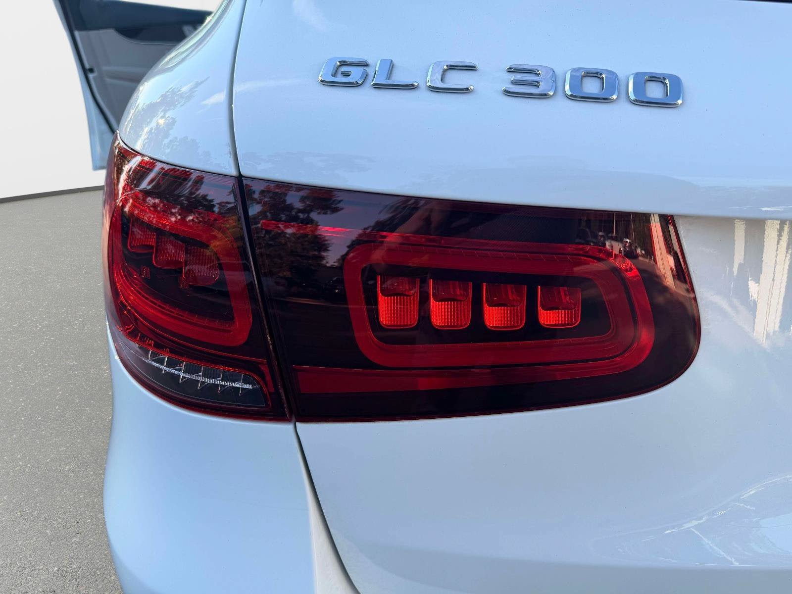 Used 2022 Mercedes-Benz GLC 300 image 21