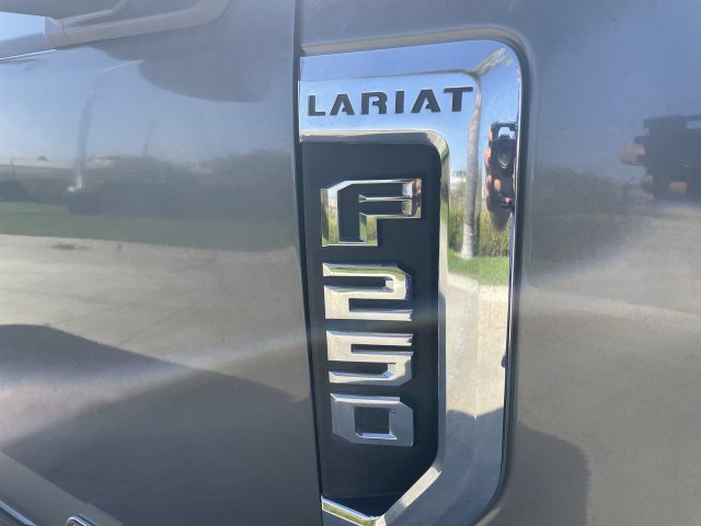 Used 2022 Ford F250 Lariat w/ Lariat Ultimate Package AWD/4WD image 32