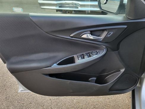 Used 2017 Chevrolet Malibu LT w/ Driver Confidence Package image 11