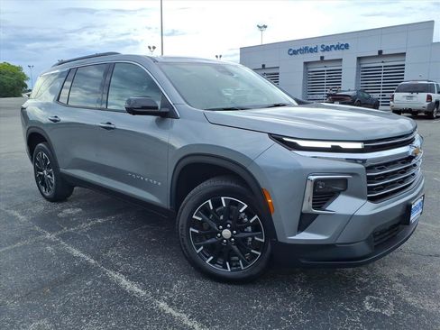 New 2026 Chevrolet Traverse LT w/ Sun and Wheel Package AWD/4WD image 1